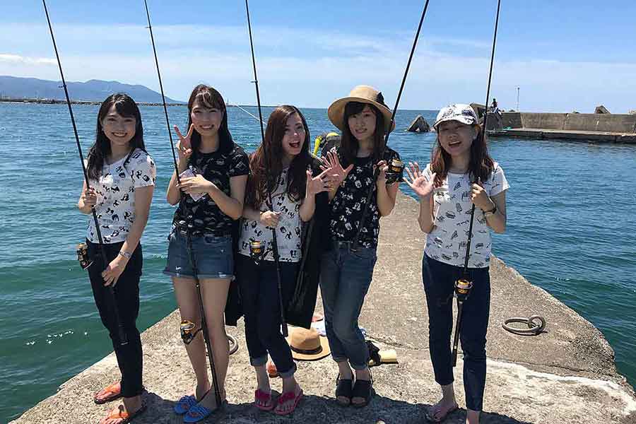 福井県三国「海で釣りガール体験」
